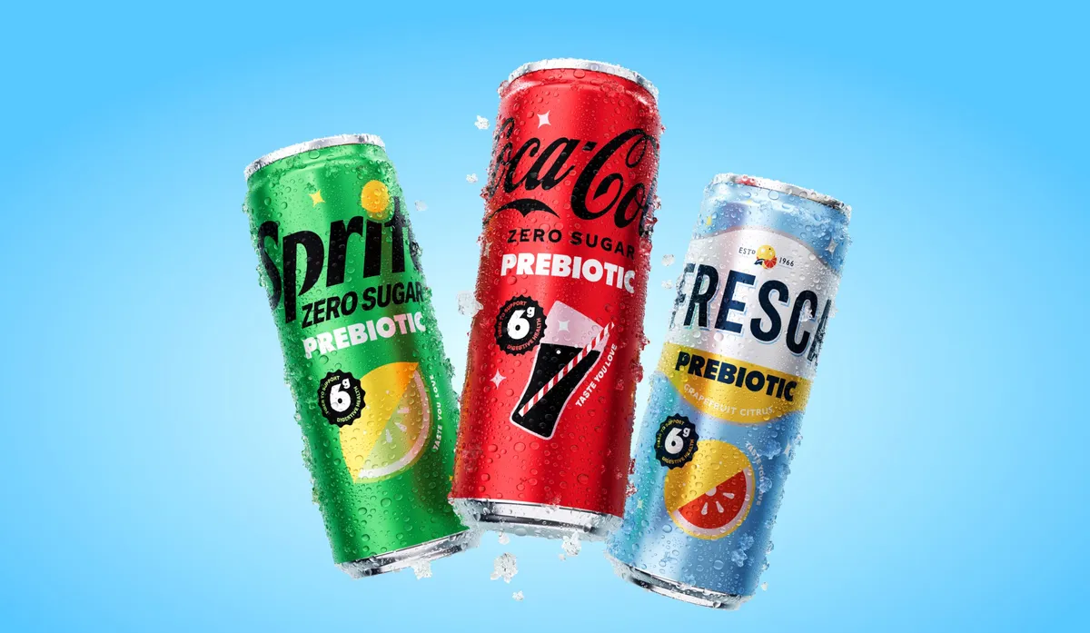 A Coca-Cola belevág a prebiotikus szódába: egységes dizájn három ikonikus ízhez